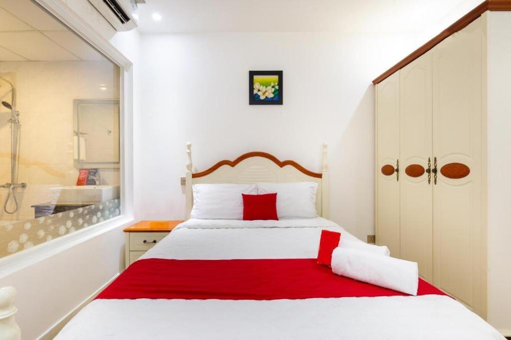 Spring Airport Hotel Хошимин Экстерьер фото