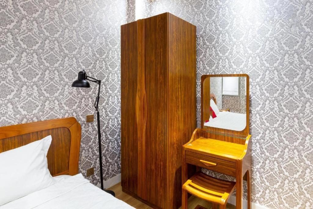 Spring Airport Hotel Хошимин Экстерьер фото
